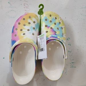 CROCS Classic Tie-Dye Graphic Clog